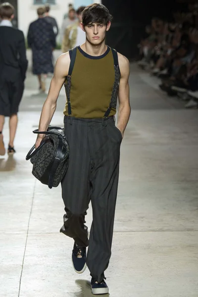 Look 38